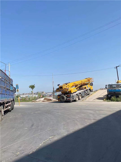 江都区25吨吊车的租赁价格大概是多少？